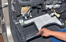 Зняття рульової колонки та заміна елементів проміжного валу Hyundai Solaris зняття