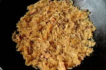 Солянка м’ясна на сковороді сковороді