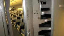 Що приховують літакистюардес на далеких перельотах літакистюардес