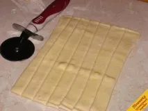 Трубочки з листкового тіста (покроковий рецепт з фото) тіста