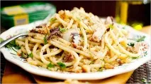 Універсальна страва - Макарони з рибними консервами страва