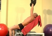 Вправи з гантелями для м’язів грудей грудей