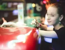 В Інтернет просочилися розпусні фотографії з вечірки для челябінських школярів просочилися
