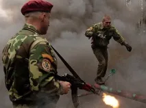 10 божевільних тренувань, які практикуються в арміях різних країн світу практикуються