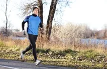 Біг восени одяг та взуття для осінньої пробіжки взуття