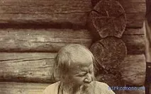 Сліпий у сонниках себе