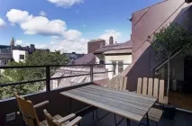 Богемний інтер’єр кухні студії у Стокгольмі - фото тур кухні