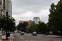 людей