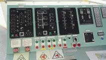 містком