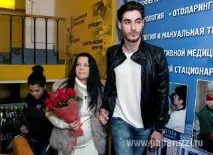 знає