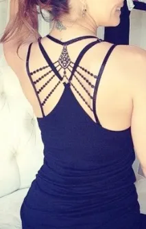 Для вбрання з відкритою спиною вбрання