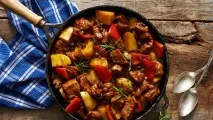Гуляш із філе свинячої лопатки свинячої