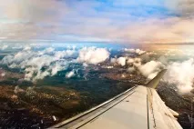 Як фотографувати у вікно літака зробити