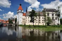 Який замок Чехії найвідоміший Назви та фото замків Чехії замок