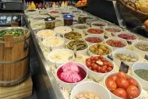 Ефектна та сучасна викладка в ритейл-кулінарії - Київ МерксТім викладка