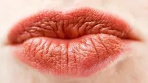 Як створити ефект зацілованих губ ефект