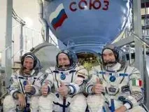 Яку роботу виконують космонавти у космосі корабля