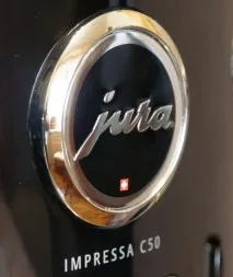 Кавомашина JURA IMPRESSA C50 води