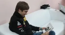 Конкурс на найкращий дизайн шолома для Петрова продовжено до 1 червня - Новини - Формула 1 в Україні конкурс