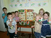 Конструювання з паперу «Яскравий мухоморчик» яскравий