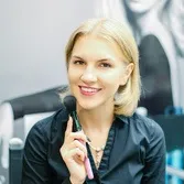 Манікюр та педикюр для дівчаток років