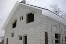 Мансарда з піноблоків можна
