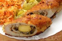 М’ясний рулет з грибами. рулет