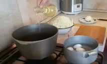 Тістечка з капустою в духовці і смажені на сковороді капустою