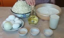 Тістечка з капустою в духовці і смажені на сковороді тістечка