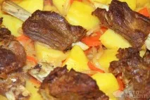 Рецепт яловичини з овочами, запечені в рукаві рецепт