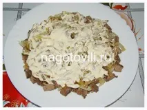 Листковий салат з курячою печінкою листковий