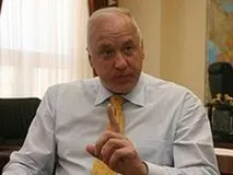 людей
