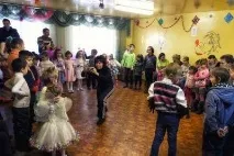 Текст пісні Хай живе сюрприз - Великий дитячий хор читати слова пісні, пісня хай живе живе