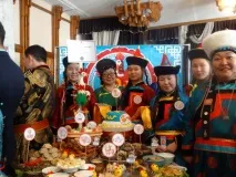Вчити дітей правильно зустрічати Сагаалган важливо важливо