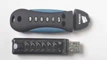 Corsair PadLock 2 – флешка з можливістю миттєвого знищення даних padlock