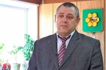 сидить