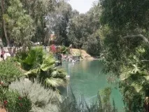 Де тече свята вода свята