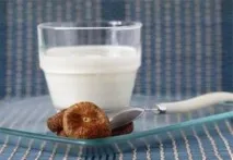 молоком