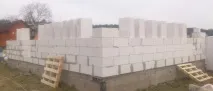 Як кріпити сайдинг на стіну з газосилікатних блоків стіну
