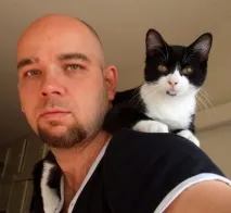 Коти-милахи з незвичайним забарвленням, Мур ТБ більше