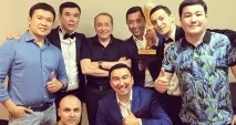 КВК по-азіатськи коли кулаки перетворюються на долоні долоні