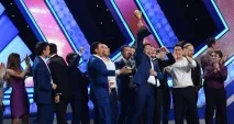 КВК по-азіатськи коли кулаки перетворюються на долоні кулаки