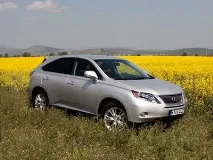 Lexus продовжує створювати майбутнє. lexus