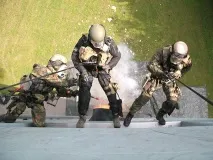 Між світом та війною сили спеціальних операцій» - Військовий огляд спеціальних