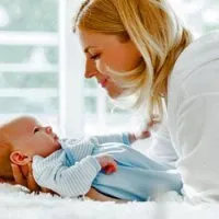 Новонароджений часто чхає, чхає дитина (3 місяці) часто