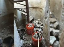 Він знайшов незвичайний люк у дворі було