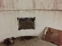 Він знайшов незвичайний люк у дворі Сімс