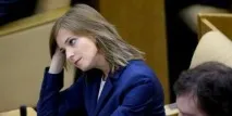 Поклонська отримала запрошення на спектакль «Лихо з розуму» запрошення