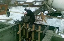 При якій температурі можна заливати фундамент взимку плюси та мінуси можна