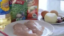 Котлети рубані з курячої грудки, в панірувальних сухорях. рубані